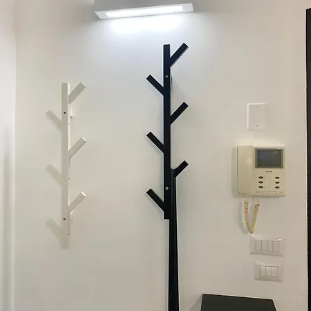 Stresa 17 * Mediolan